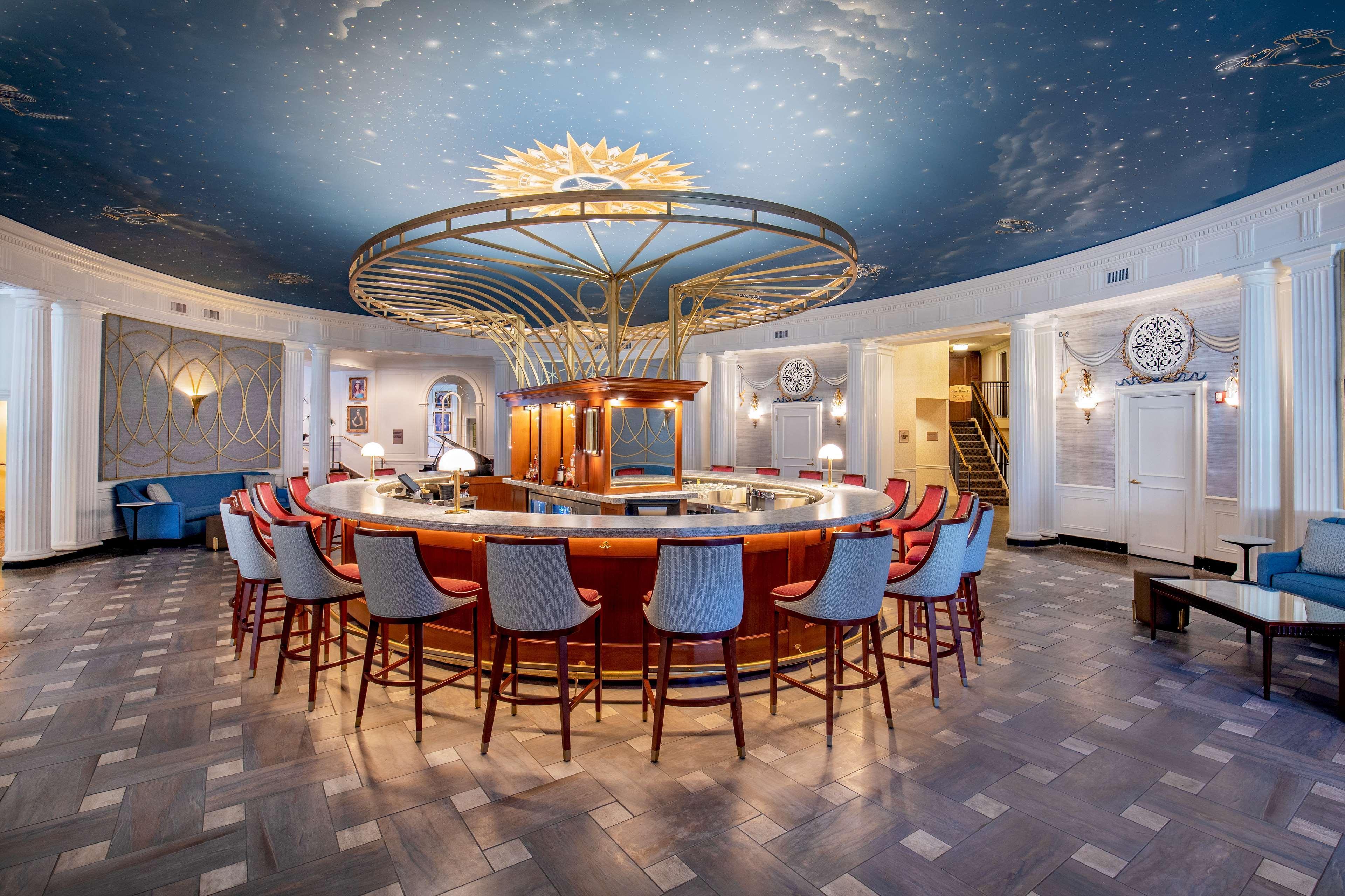 Hotel Roanoke & Conference Center, Curio Collection By Hilton Bagian luar foto