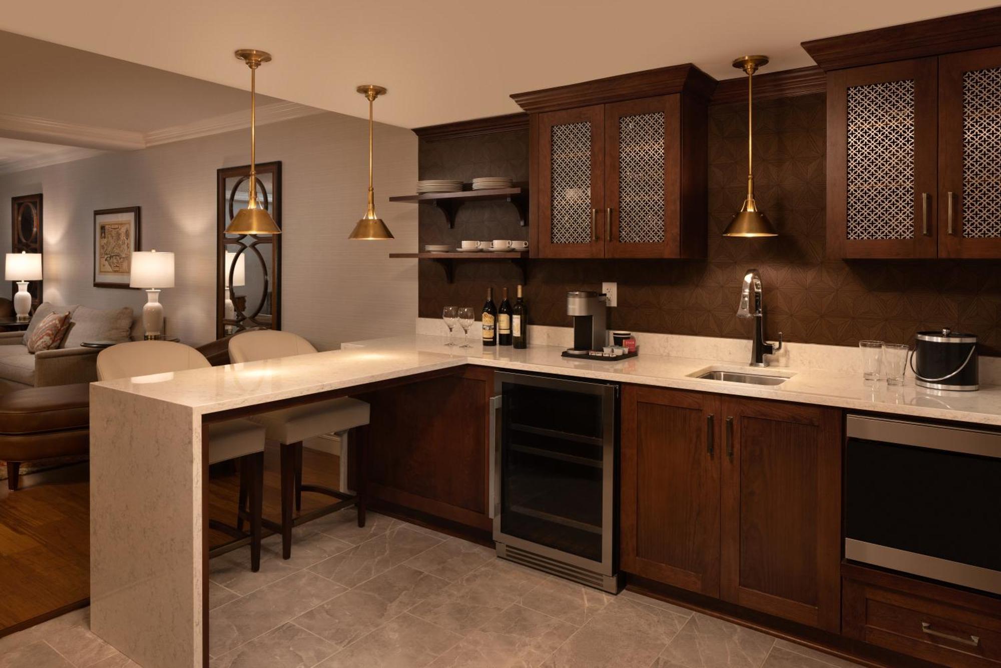 Hotel Roanoke & Conference Center, Curio Collection By Hilton Bagian luar foto